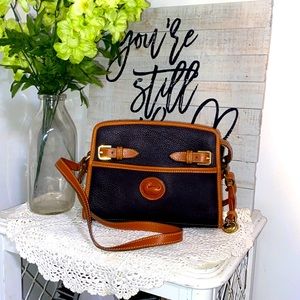 Vtg Dooney & Bourke crossbody bag